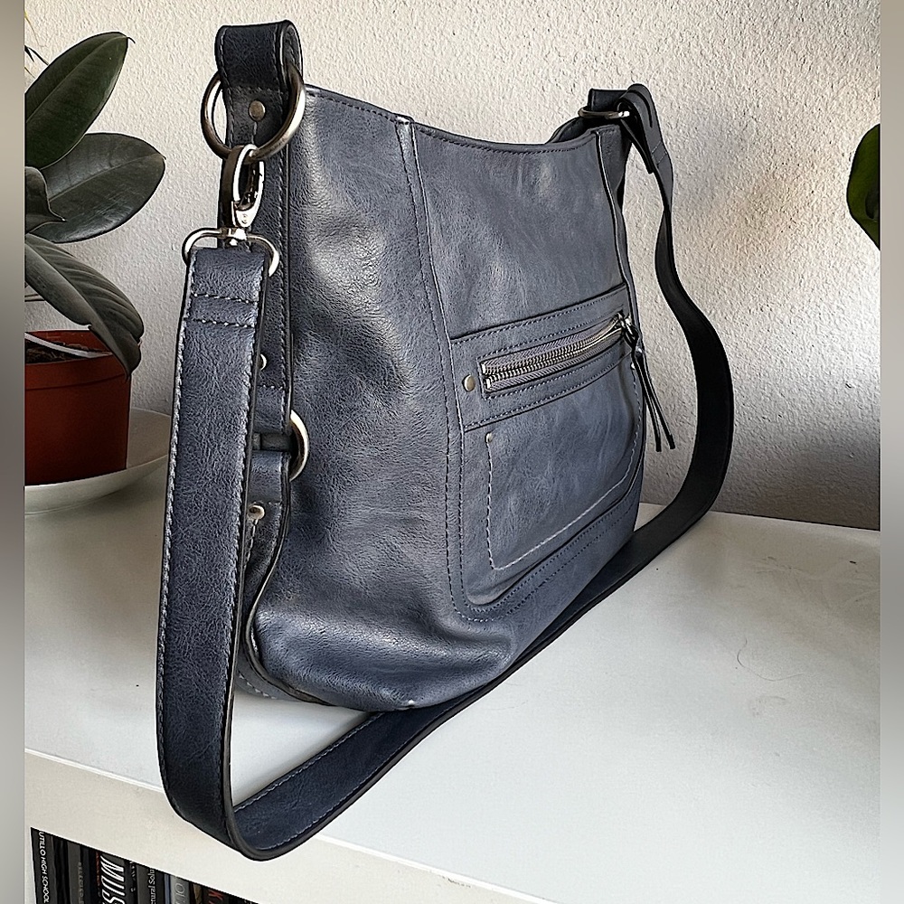 BLUE LEATHER PURSE